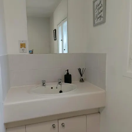2 Bed Functional House Close To Manor Park Train Station London Exterior foto