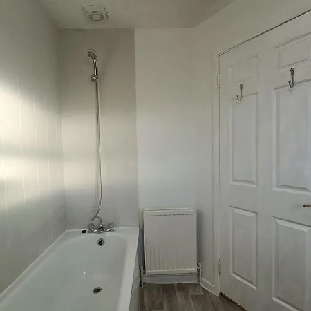 2 Bed Functional House Close To Manor Park Train Station London Exterior foto